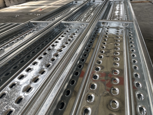 China Scaffold Customized gegalvaniseerd staal pedaal Warm gedompeld oppervlaktebehandeling Scaffolding plank leverancier