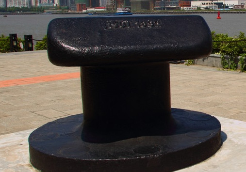 China T-type Marine Steel Mooring Components Mooring Dock Bollard Voor Schip OEM Details Voor Marine Curved Mooring Bollard leverancier