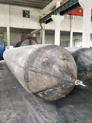 China Zevenlagen pneumatische luchtzak van maritiem rubber voor het lanceringsdock leverancier