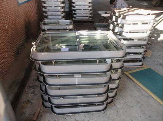Inwaartsopende aluminium- en staalvormige rechthoekige scheepscabine met vaste ramen voor schepen leverancier