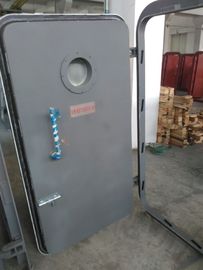 Door met rond raam en snelwerkend